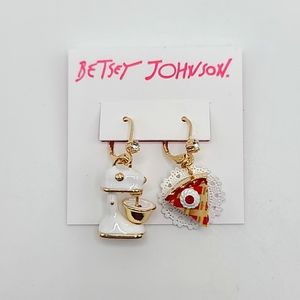 CLEARANCE Betsey Johnson Mixer & Pie Slice Earrings